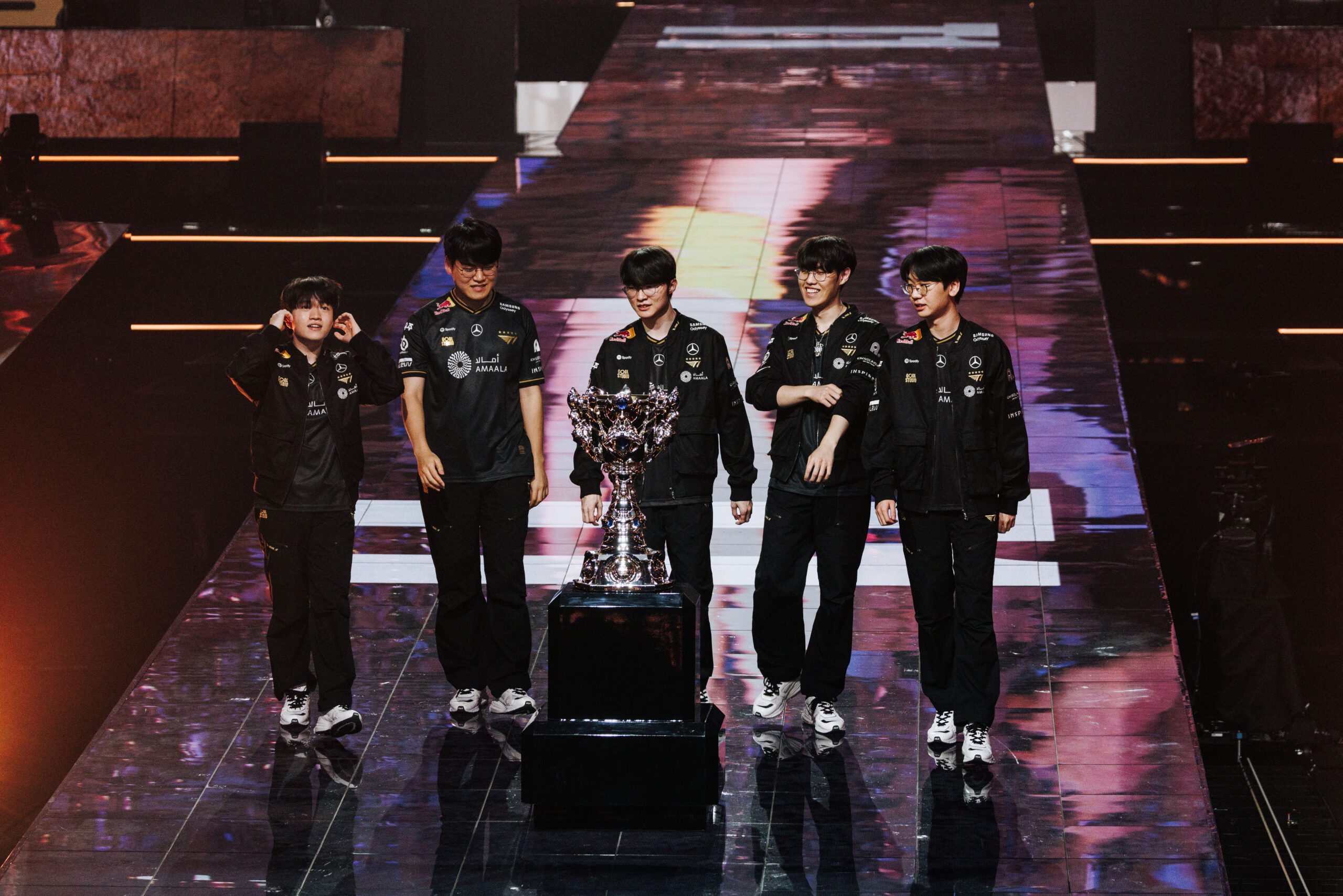 54912086126_6ba3e58acf_o-scaled T1 conquista o tricampeonato consecutivo no Worlds 2025 de League of Legends