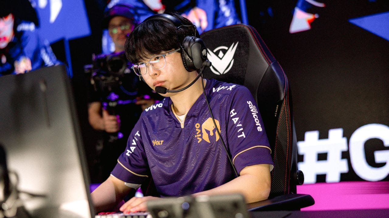 Riot Games pune Mireu por ofensa racista durante partida ranqueada 