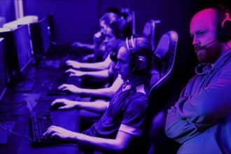 Esports Manager 2026 estreia no PC desafiando jogadores a comandar equipes de esports